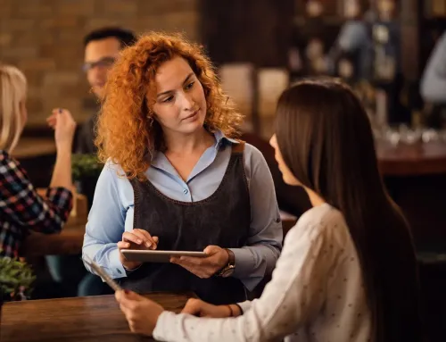 Zusatzverkäufe im Restaurant: Deshalb bestellen Gäste das, was sie sehen